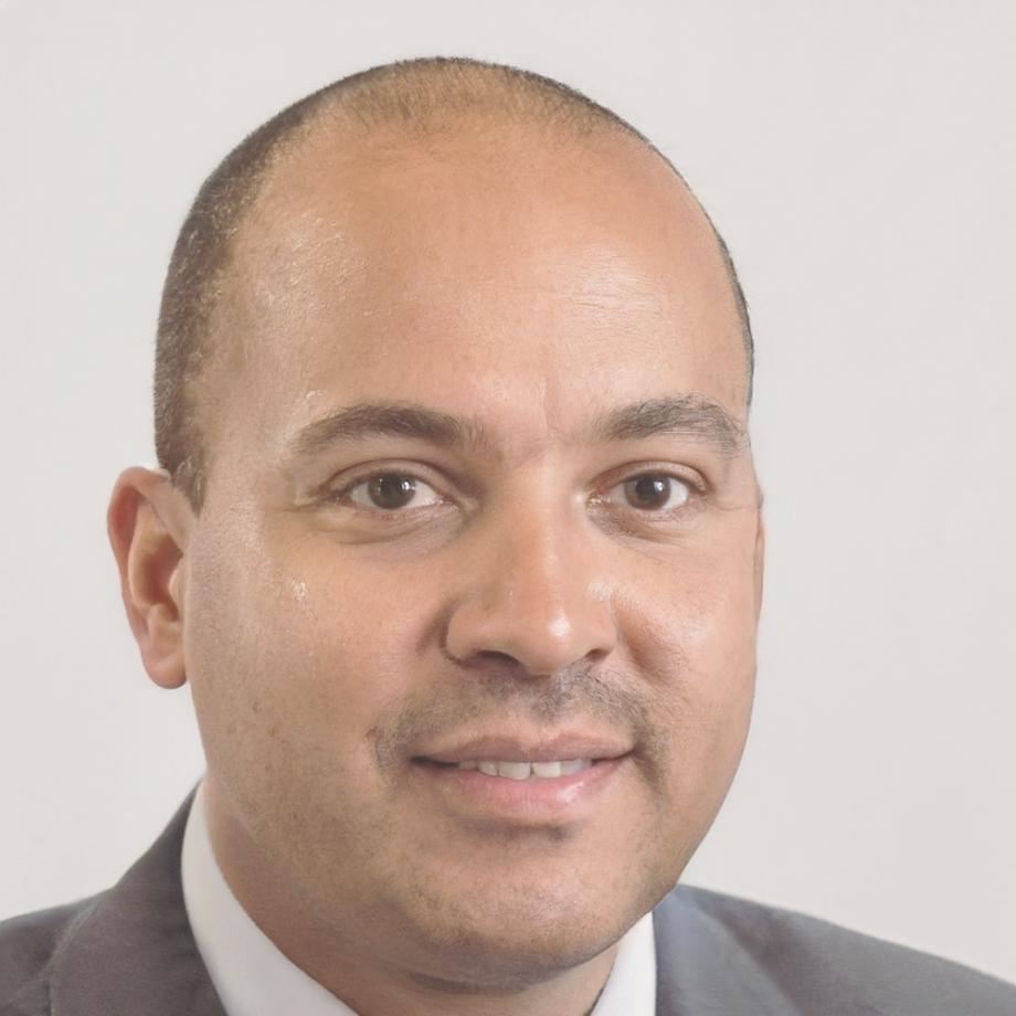 Portrait of Lysander Thorpe, investment education student